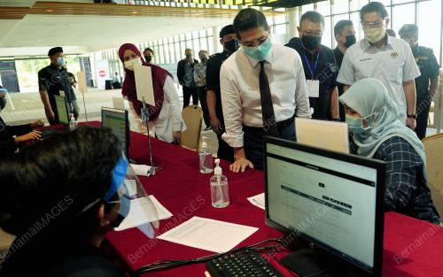 PROGRAM IMUNISASI INDUSTRI COVID-19 KERJASAMA AWAM SWASTA