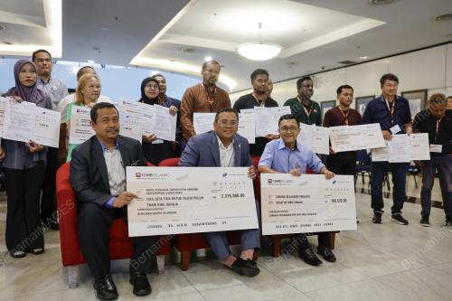 DATUK SERI AMIRUDIN SHARI