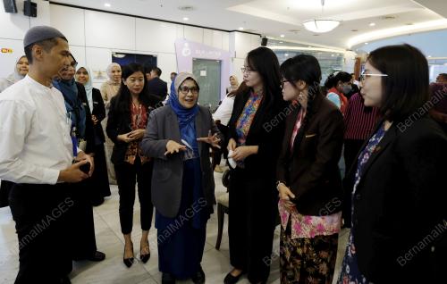 DR SITI MARIAH MAHMUD