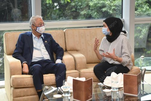 DATUK SERI ISMAIL SABRI YAAKOB