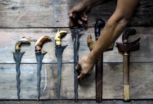 PEMBUATAN KERIS WARISAN MELAYU
