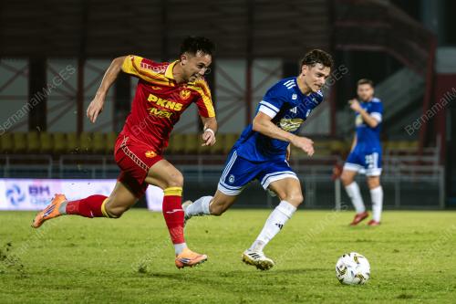 SEPARUH AKHIR KEDUA PIALA FA
