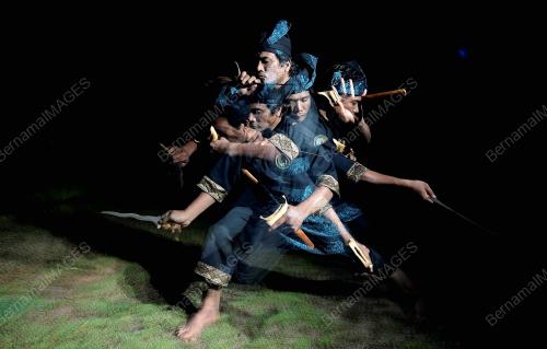 GERAK SENI KERIS DALAM PERSILATAN