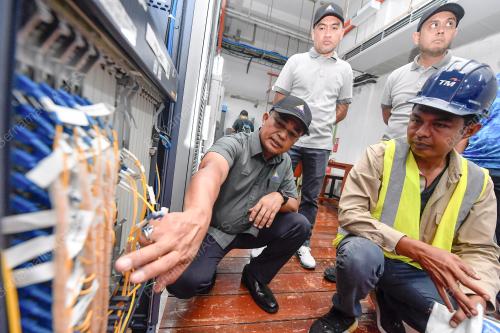 LAWATAN TAPAK SUBMARINE CABLE SYSTEM OLEH MCMC