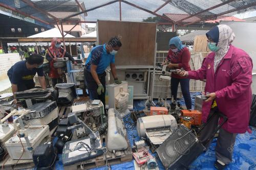TINJAUAN PROSES PEMBERSIHAN DI SMK TAMAN SRI MUDA SHAH ALAM