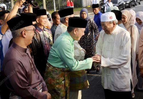 SULTAN SHARAFUDDIN IDRIS SHAH