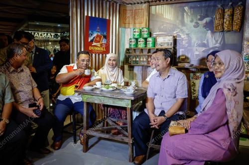 DATUK SERI AMIRUDIN SHARI