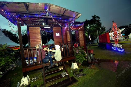 BERBUKA PUASA DATARAN KEMERDEKAAN SHAH ALAM