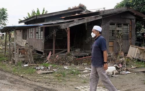 LZS TURUN PADANG JALANKAN BANCIAN & SEMAKAN RUMAH MANGSA BANJIR