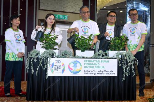 DATUK SERI DR DZULKEFLY AHMAD