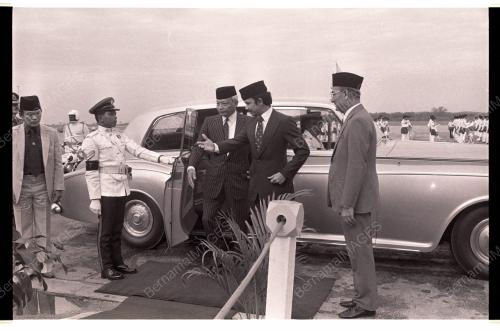 SULTAN BRUNEI BERANGKAT PULANG