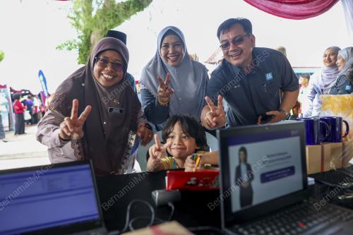 DATUK AIMAN ATHIRAH SABU