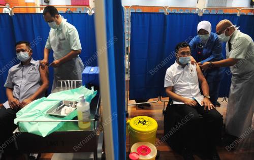 PROGRAM PEMBERIAN VAKSIN KEDUA PETUGAS HADAPAN NEGERI SELANGOR