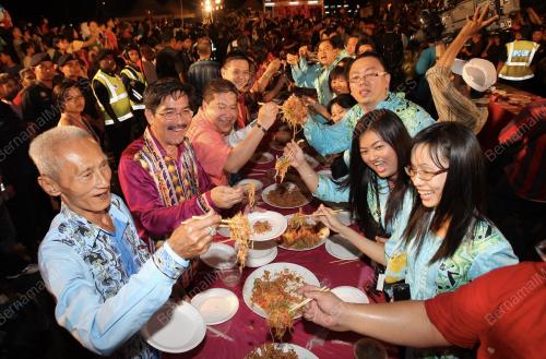 MOHD NAJIB TUN ABDUL RAZAK