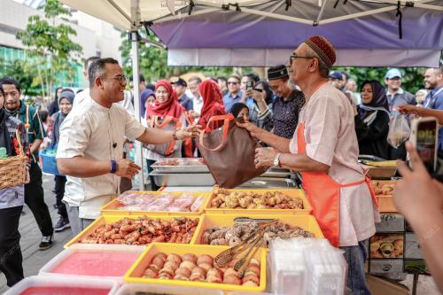 DATUK SERI AMIRUDIN SHARI