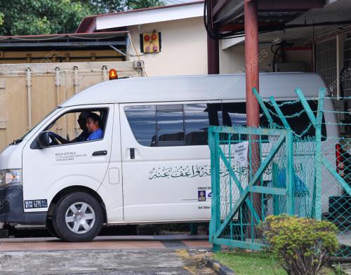 JENAZAH NAHAS PESAWAT TERHEMPAS DI ELMINA