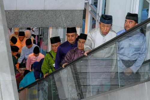 SULTAN SHARAFUDDIN IDRIS SHAH
