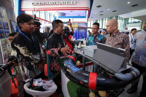 DATUK ARMIZAN MOHD ALI