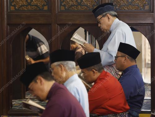 SULTAN SHARAFUDDIN IDRIS SHAH