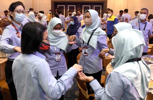 TITIPAN TITIAN KASIH