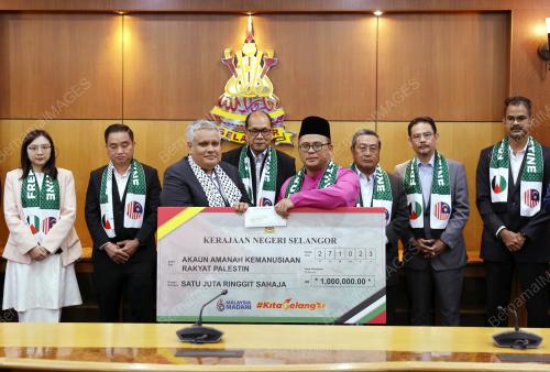 DATUK SERI AMIRUDIN SHARI