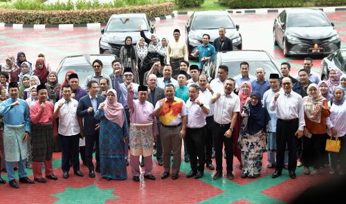 DATUK SERI AMIRUDIN SHARI