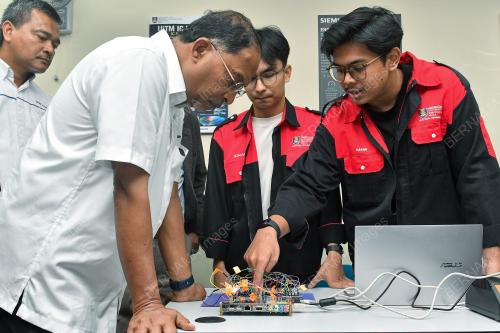 DATUK DR ZAMBRY ABD KADIR