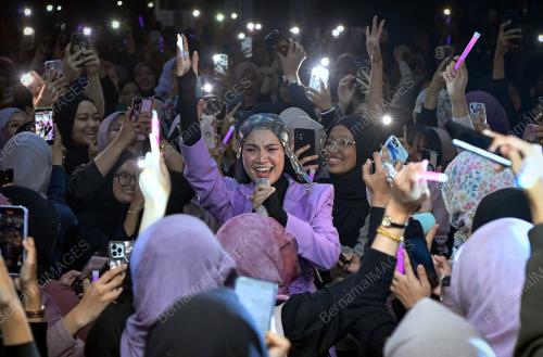 NABILA RAZALI LANCAR LAGU BAHARU BALAS BAIK