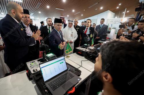 DATUK DR MOHD NA'IM MOKHTAR