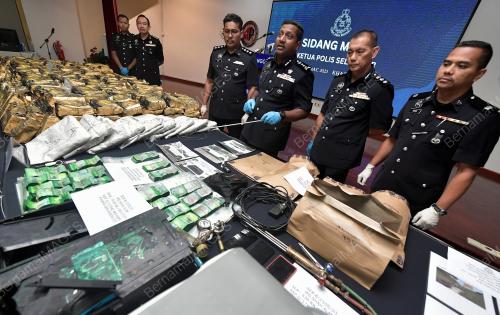 DATUK HUSSEIN OMAR KHAN