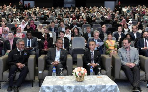 DATUK SERI DR DZULKEFLY AHMAD