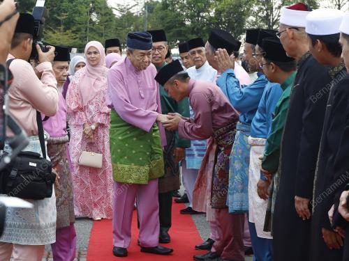 SULTAN SHARAFUDDIN IDRIS SHAH