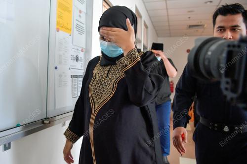 SEORANG PENGASUH DERA BAYI 17 BULAN
