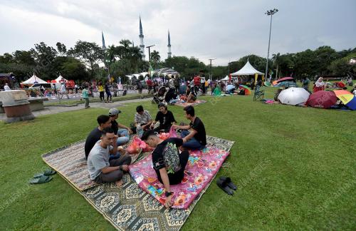 BERBUKA PUASA DATARAN KEMERDEKAAN SHAH ALAM