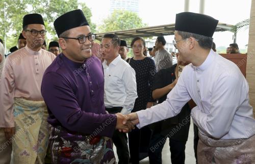 DATUK SERI AMIRUDIN SHARI