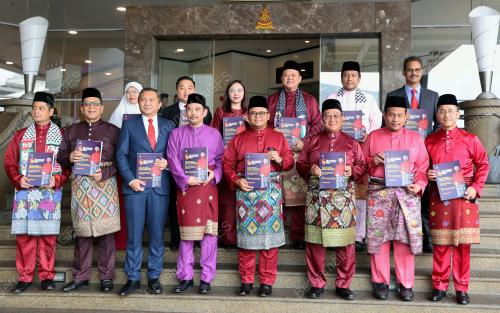 DATUK SERI AMIRUDIN SHARI