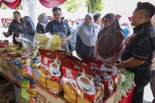 DATUK AIMAN ATHIRAH SABU