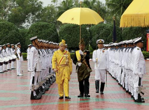 SULTAN SHARAFUDDIN IDRIS SHAH