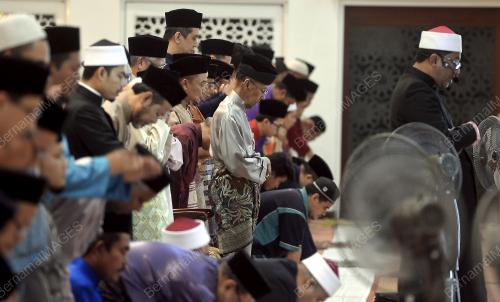 SG15_14062016_AGONG_UITM