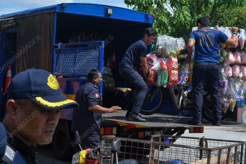 SIDANG MEDIA OPERASI PEMANDU WARGA ASING
