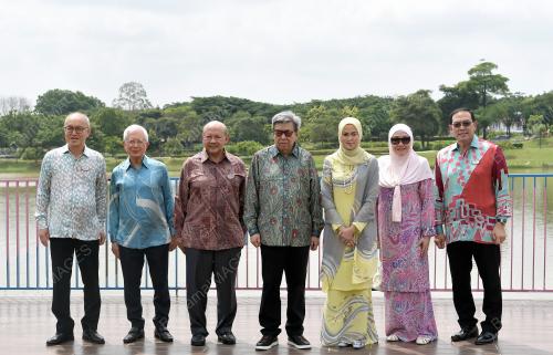 SULTAN SELANGOR SULTAN SHARAFUDDIN IDRIS SHAH
