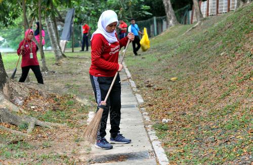 SG15_20082018_GOTONG_ROYONG_BN201808