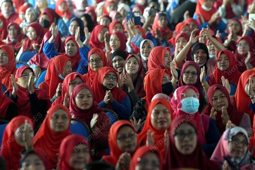 KARNIVAL USAHAWAN DAN KOPERASI KELUARGA MALAYSIA