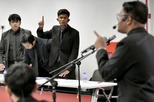 PERTANDINGAN DEBAT STATISTIK