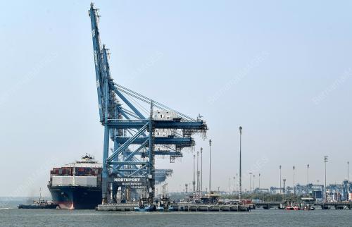 PELABUHAN KLANG RAIH JUMLAH PENGENDALI KONTENA 14.06 JUTA TEU