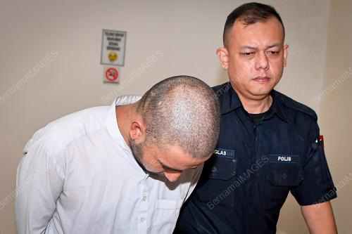 LELAKI WARGA PAKISTAN DIDAKWA KESALAHAN MELIWAT