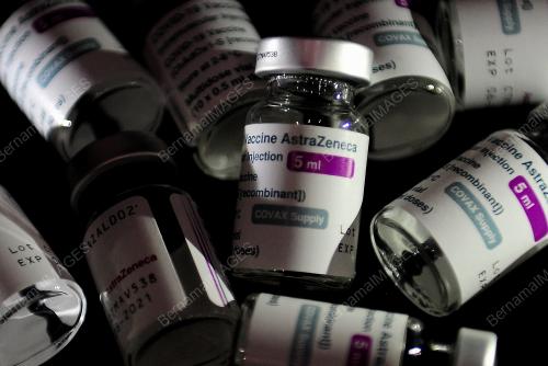 TINJAUAN HARI PERTAMA PEMBERIAN VAKSIN ASTRAZENECA DI IDCC