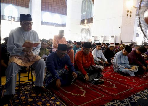 SULTAN SHARAFUDDIN IDRIS SHAH