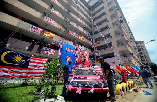 TINJAUAN SAMBUTAN HARI KEMERDEKAAN DI PANGSAPURI SERI PERANTAU