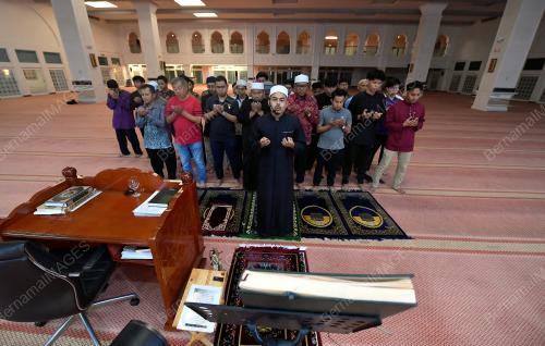 SOLAT JENAZAH GHAIB PEMIMPIN HAMAS